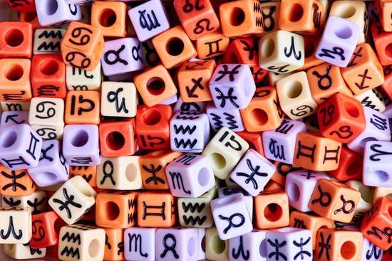 农历22日五行属什么，1982年农历3月I3日月属日属